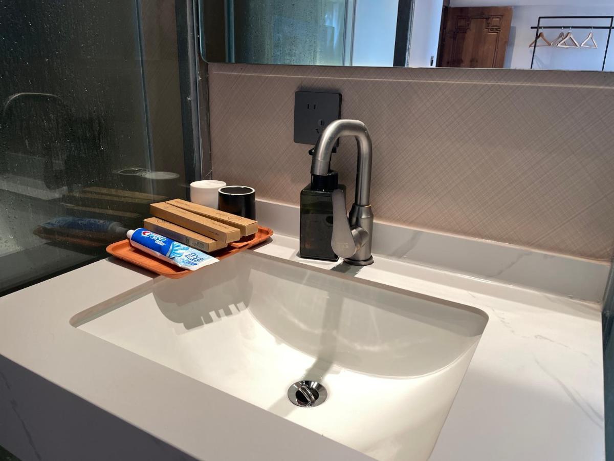 Xiluxiaoxie Saturday 3Nights Airport Free Transfer Apartment ลี่เจียง ภายนอก รูปภาพ